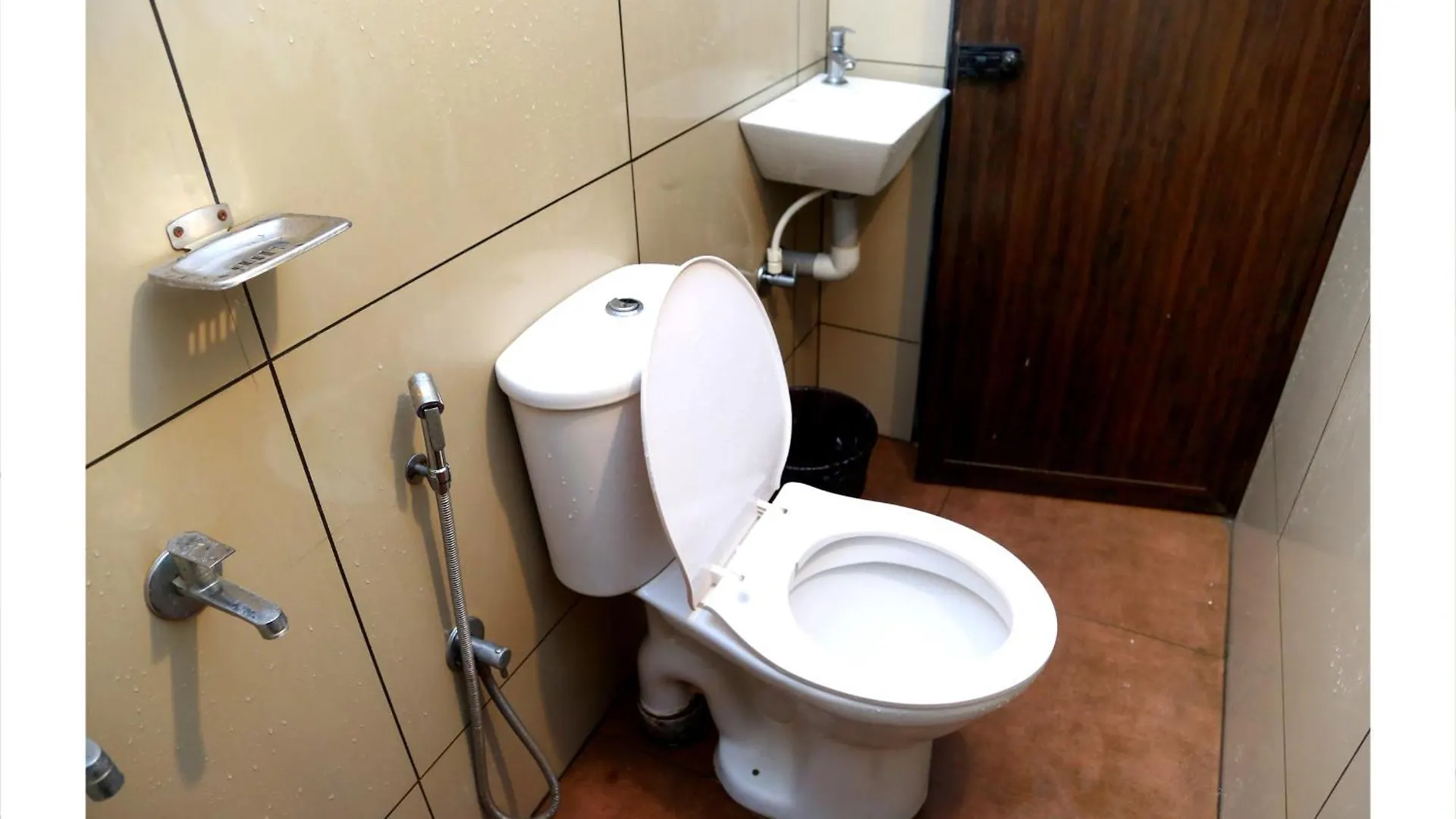 New Aliyans Hotel & Restaurant Kochi